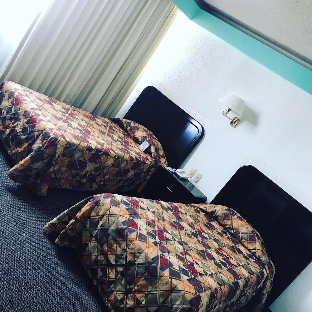 Hotel Real Rex Leon Ngoại thất bức ảnh